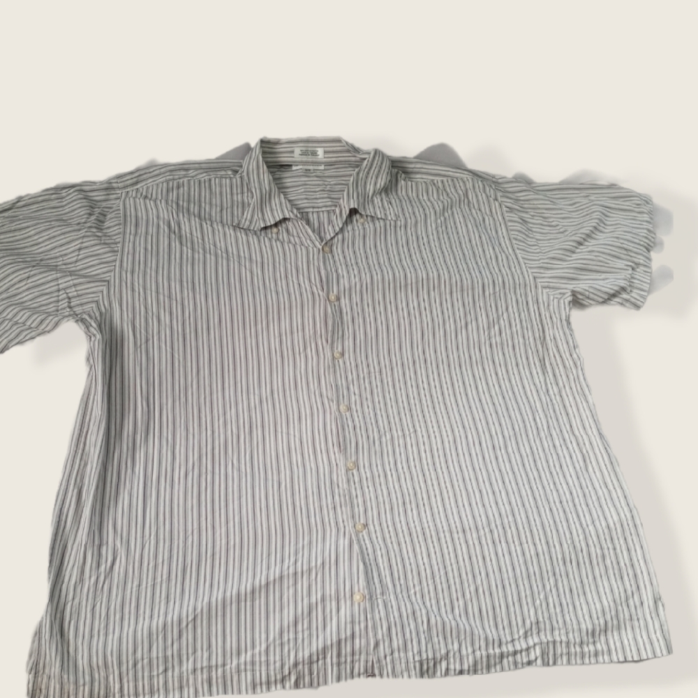 🚨Cutter & buck bottom down shirt
